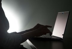 How to detect deepfake videos like a fact-checker
